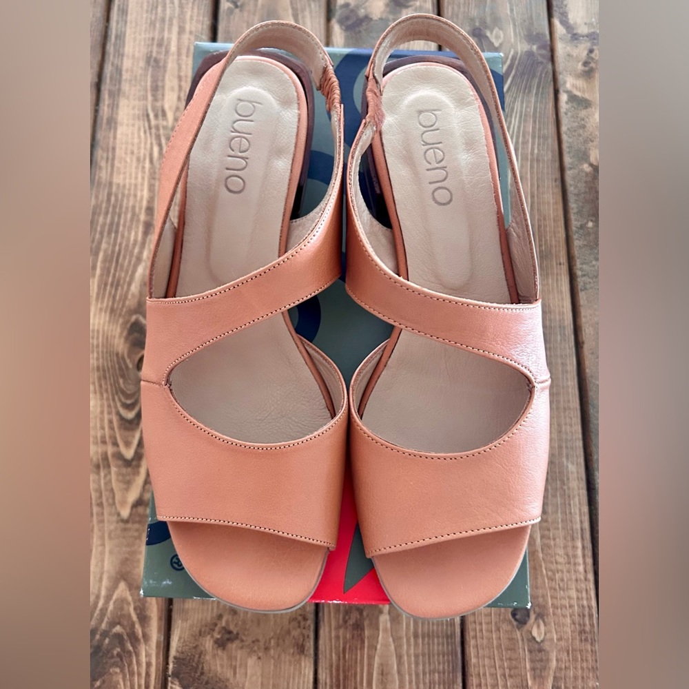 NWOT- Size 41 - Gina Sandals from Bueno